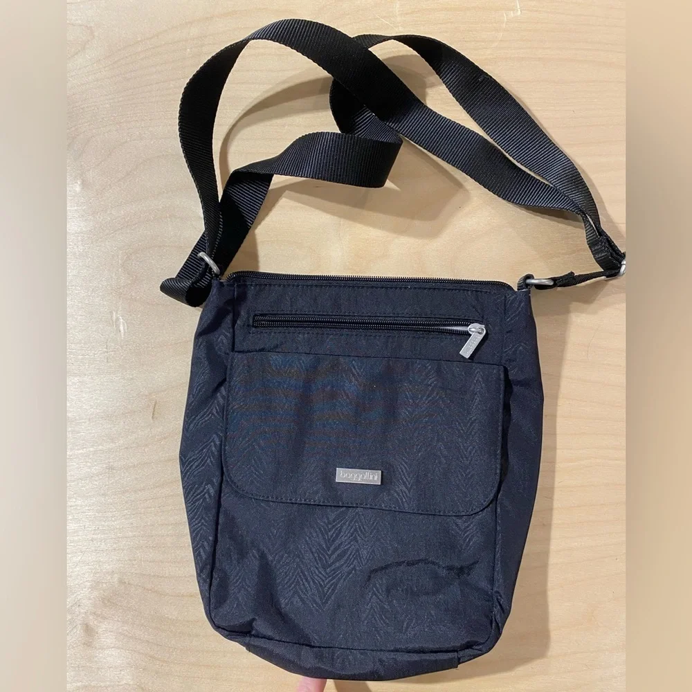 Baggallini Black Crossbody Bag (QD)